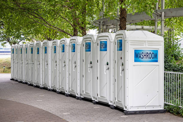 Best Porta potty rental near me  in East Canton, OH